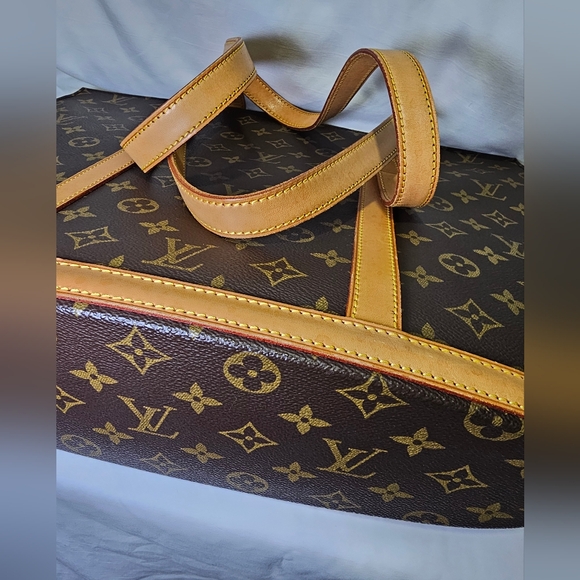 Louis Vuitton Babylone Monogram Tote - Picture 9 of 16